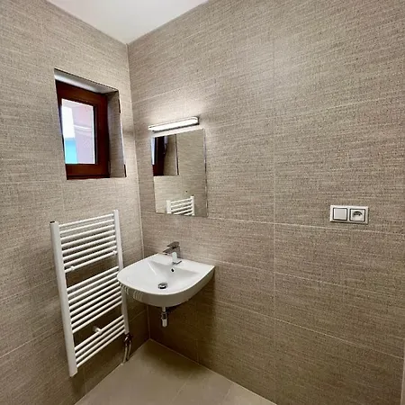 Liberta 3* بوبراد